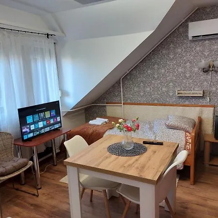 Summer House * Debrecen